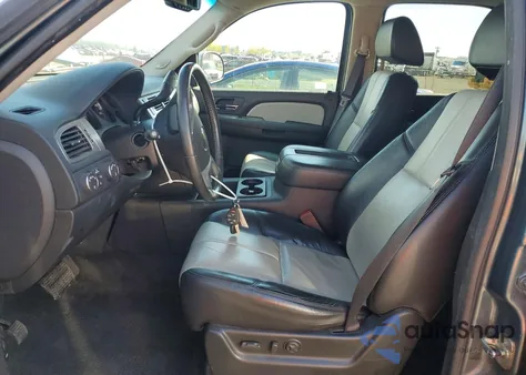 2008 Chevrolet Tahoe K1500 из США, поврежденный, VIN 1GNFK13078R251716